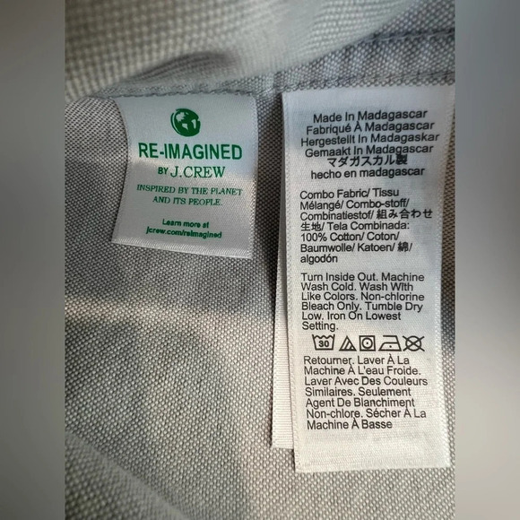 J crew NWOT
Slim 
Flex Oxford 
Size md 
Light grey 
Pit to pit 22”
Length 28.5” - Picture 9 of 9